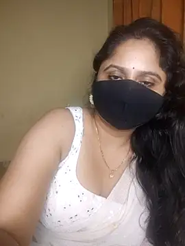 mouni499 online show from July 26, 2026, 9:32 pm