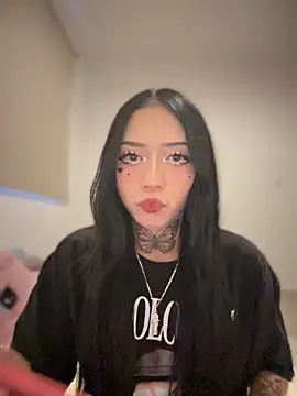 JIORYOvO online show from November 30, 2025, 11:53 pm