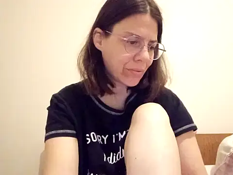 hotnathy69 online show from April 28, 2026, 7:13 am