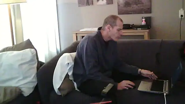 Snapshot of paulus52 chatting on December 5, 2025, 11:19 am paulus52 online show from December 5, 2025, 11:19 am