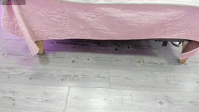 kendra london online show from November 24, 2025, 11:21 am