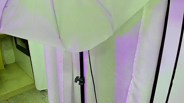 kendra london online show from March 9, 2026, 11:14 am