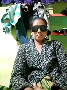 Snapshot of Sexy_monikah chatting on December 15, 2025, 3:27 pm Sexy monikah online show from December 15, 2025, 3:27 pm