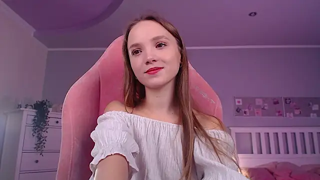 Snapshot of Adria_Arjona chatting on November 6, 2025, 7:42 am Adria Arjona online show from November 6, 2025, 7:42 am