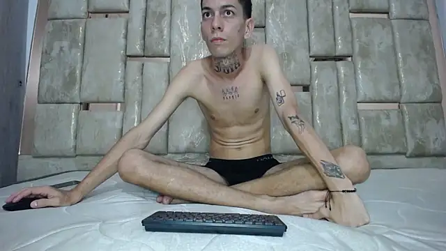 Snapshot of Who-am-I-201 chatting on November 26, 2025, 10:44 pm Who-am-I-201 online show from November 26, 2025, 10:44 pm