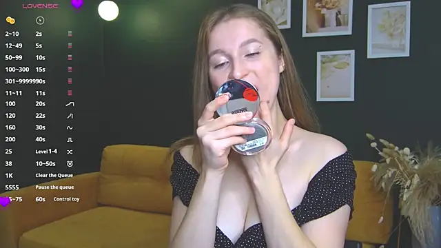 S Sandra online show from November 18, 2025, 5:23 am