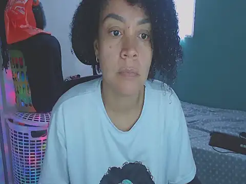 Snapshot of shayna_cute chatting on June 19, 2026, 8:01 pm shayna cute online show from June 19, 2026, 8:01 pm