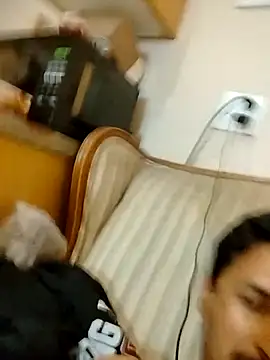 m8je online show from November 14, 2025, 4:28 pm