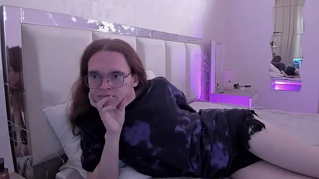 Snapshot of Mark_Glover chatting on November 14, 2025, 10:25 am Mark Glover online show from November 14, 2025, 10:25 am