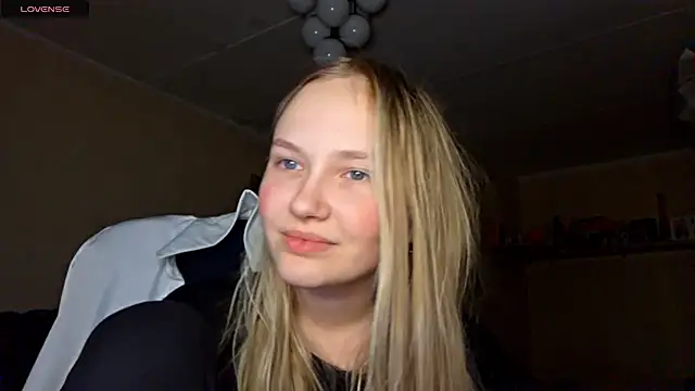 KarinRobertson online show from February 27, 2026, 4:07 pm