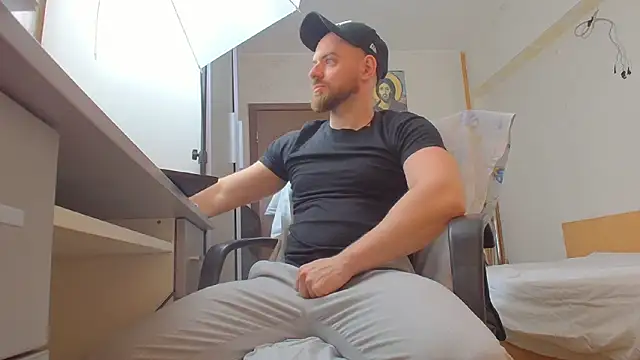 Ryanstone  online show from April 1, 2026, 4:24 am