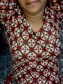 Snapshot of Neha533 chatting on April 1, 2026, 6:38 pm Neha533 online show from April 1, 2026, 6:38 pm
