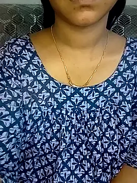 Snapshot of Neha533 chatting on April 13, 2026, 4:23 pm Neha533 online show from April 13, 2026, 4:23 pm