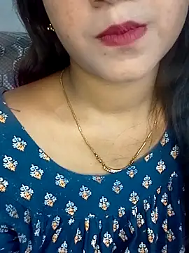 Snapshot of Neha533 chatting on April 23, 2026, 6:10 pm Neha533 online show from April 23, 2026, 6:10 pm