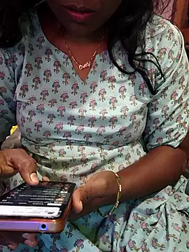 Snapshot of hyd_couple7878 chatting on November 7, 2025, 3:50 am hyd couple7878 online show from November 7, 2025, 3:50 am