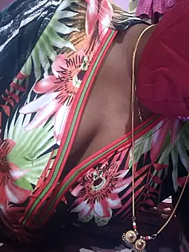 Snapshot of hyd_couple7878 chatting on November 14, 2025, 9:52 am hyd couple7878 online show from November 14, 2025, 9:52 am