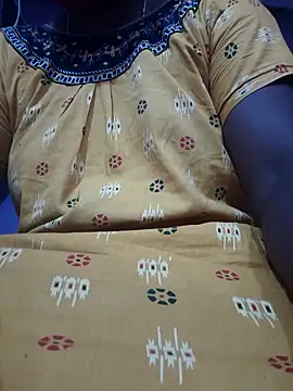 Snapshot of hyd_couple7878 chatting on November 19, 2025, 6:19 pm hyd couple7878 online show from November 19, 2025, 6:19 pm