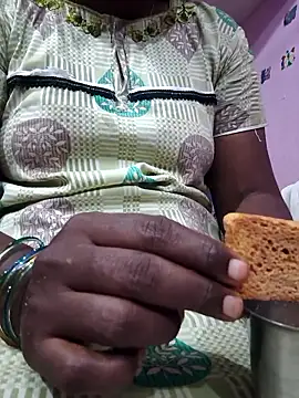 Snapshot of hyd_couple7878 chatting on November 23, 2025, 3:17 am hyd couple7878 online show from November 23, 2025, 3:17 am