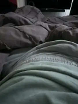 adamblunt59 online show from April 8, 2026, 11:27 pm