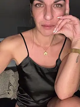 Snapshot of AsphericSquawk chatting on November 28, 2025, 12:02 am AsphericSquawk online show from November 28, 2025, 12:02 am