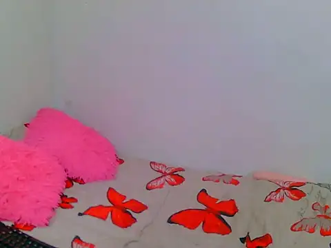 Snapshot of SweetSavage18 chatting on November 22, 2025, 10:03 am SweetSavage18 online show from November 22, 2025, 10:03 am