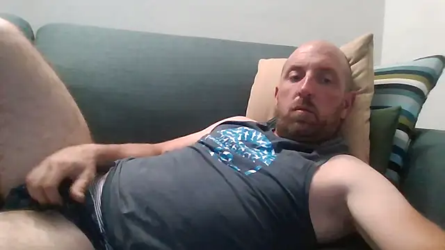 Snapshot of luca_beech88 chatting on May 4, 2026, 6:04 pm luca beech88 online show from May 4, 2026, 6:04 pm