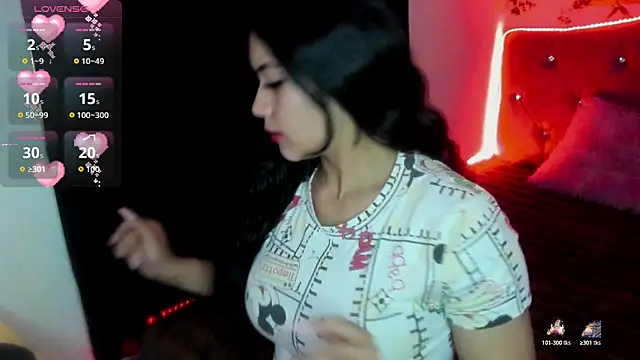 Snapshot of Honey-Love_ chatting on November 25, 2025, 1:33 pm Honey-Love online show from November 25, 2025, 1:33 pm