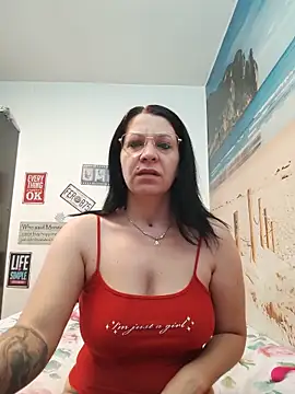 SugarDiamonds online show from June 22, 2026, 6:21 am