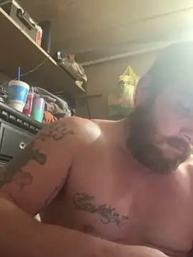 bkuterbach2015 online show from December 15, 2025, 1:59 pm