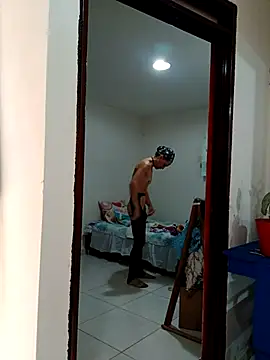 Snapshot of PaulinaLondra2 chatting on November 6, 2025, 1:34 pm PaulinaLondra2 online show from November 6, 2025, 1:34 pm