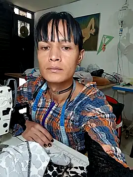 Snapshot of PaulinaLondra2 chatting on November 13, 2025, 2:27 pm PaulinaLondra2 online show from November 13, 2025, 2:27 pm