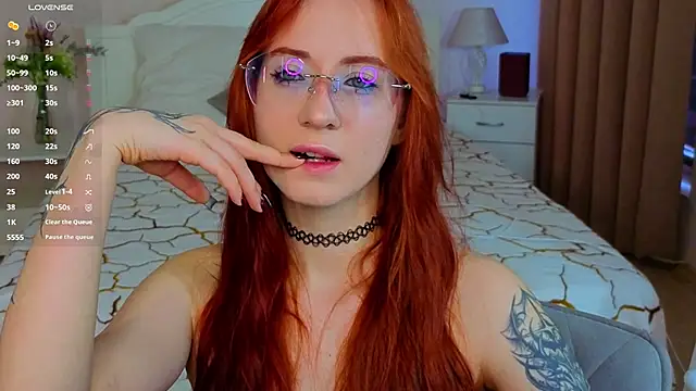 WICKEDEMBER online show from April 28, 2026, 1:15 am
