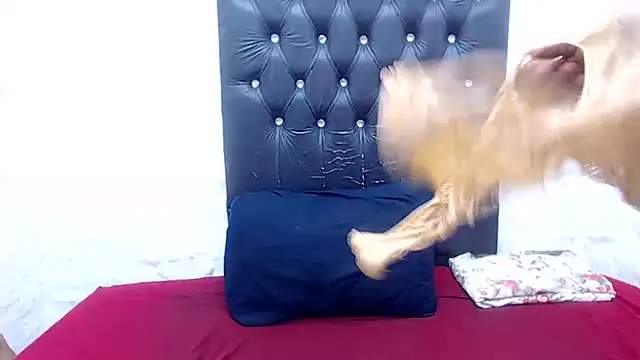 AUGUSTBLOOMxx online show from March 8, 2026, 2:37 am