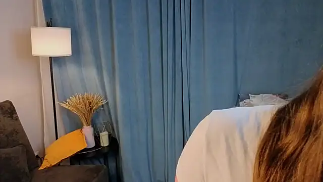 MowasaBritten online show from December 3, 2025, 5:11 pm