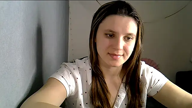 KiraHoney online show from March 26, 2026, 9:09 pm