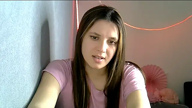 KiraHoney online show from April 2, 2026, 7:33 pm
