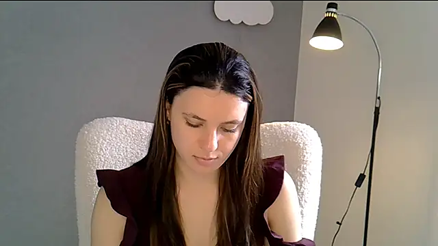 KiraHoney online show from April 24, 2026, 11:12 am