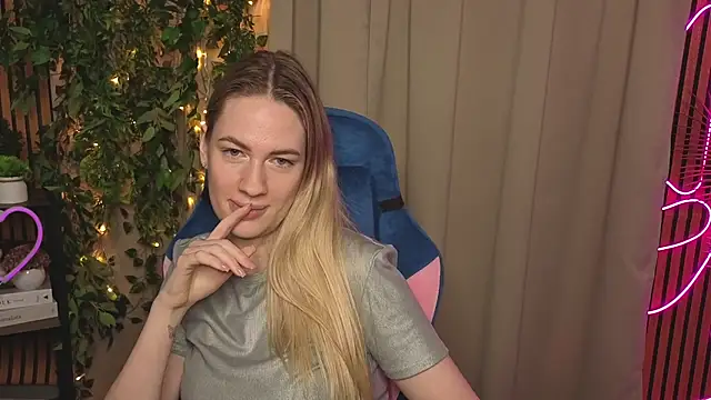 TonyaReid online show from December 13, 2025, 7:53 pm