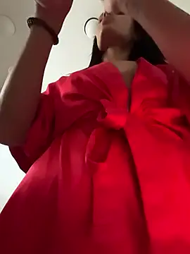 Snapshot of VickyM99 chatting on December 2, 2025, 11:37 am VickyM99 online show from December 2, 2025, 11:37 am