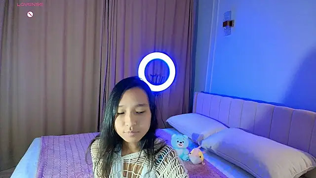 lihnpham online show from November 20, 2025, 1:50 am