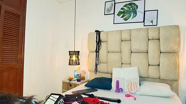 Snapshot of KimberlyFox_t chatting on May 14, 2026, 12:56 pm KimberlyFox t online show from May 14, 2026, 12:56 pm