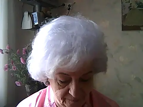 ValeriaKroww online show from November 12, 2025, 8:04 am