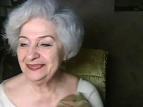 ValeriaKroww online show from May 5, 2026, 5:43 pm