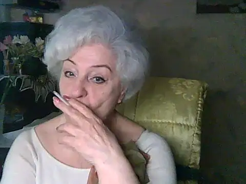 ValeriaKroww online show from May 6, 2026, 5:57 am