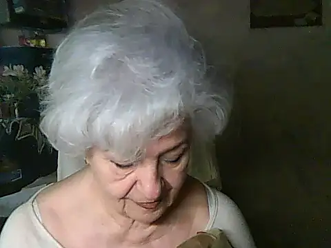 ValeriaKroww online show from May 7, 2026, 6:41 am