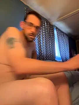 biggdaddyandqueenn online show from November 15, 2025, 1:40 pm