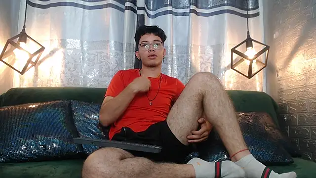 Snapshot of alexy_re chatting on November 10, 2025, 5:45 pm alexy re online show from November 10, 2025, 5:45 pm