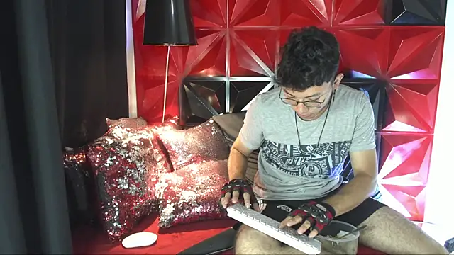 Snapshot of alexy_re chatting on November 17, 2025, 5:30 pm alexy re online show from November 17, 2025, 5:30 pm