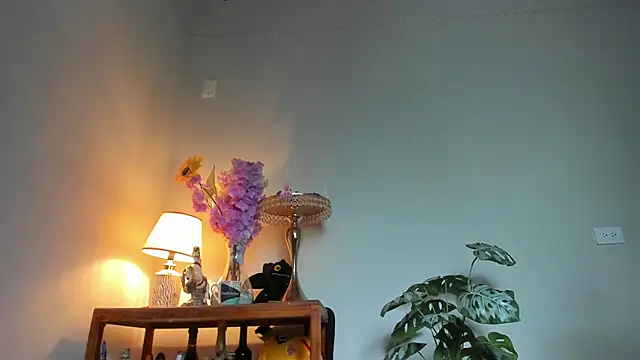 Snapshot of lucian_davii chatting on May 14, 2026, 12:34 pm lucian davii online show from May 14, 2026, 12:34 pm