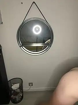 Snapshot of minetbeaucul chatting on November 16, 2025, 7:19 pm minetbeaucul online show from November 16, 2025, 7:19 pm